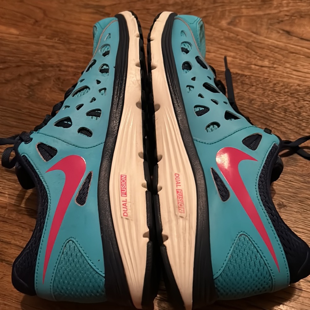 Nike Dual Fusion Shoes - Picture 3 of 7